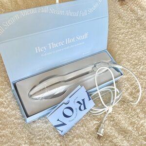 Nori press iron Portable Handheld Garment Steamer in Pale Blue